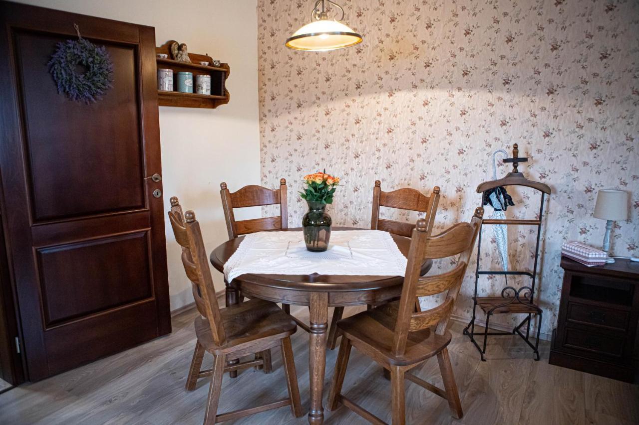 Kalvin Restaurant & Pension Rastislavice Zewnętrze zdjęcie