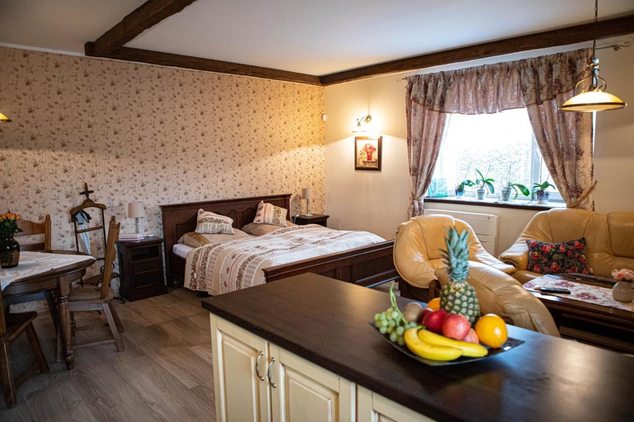 Kalvin Restaurant & Pension Rastislavice Zewnętrze zdjęcie